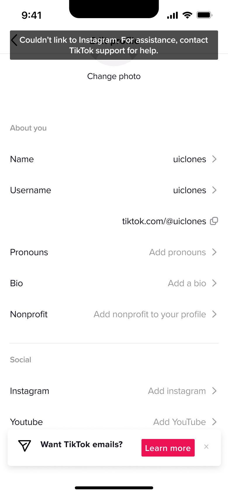 Edit profile with toast saying a social account could not be linked.