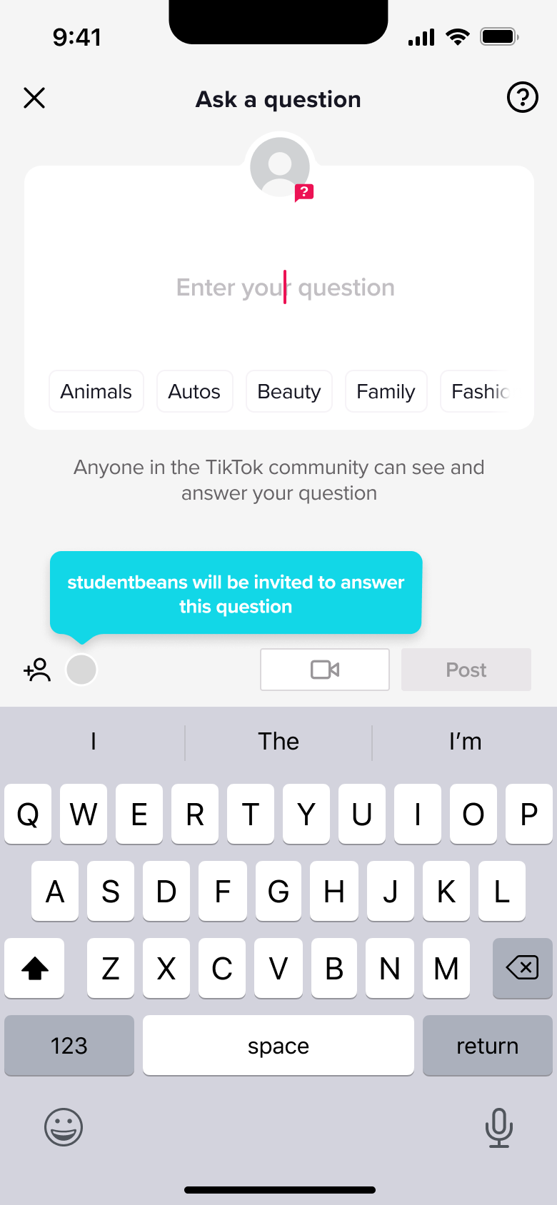 Ask a question composer with topic chips, invite tip and keyboard.